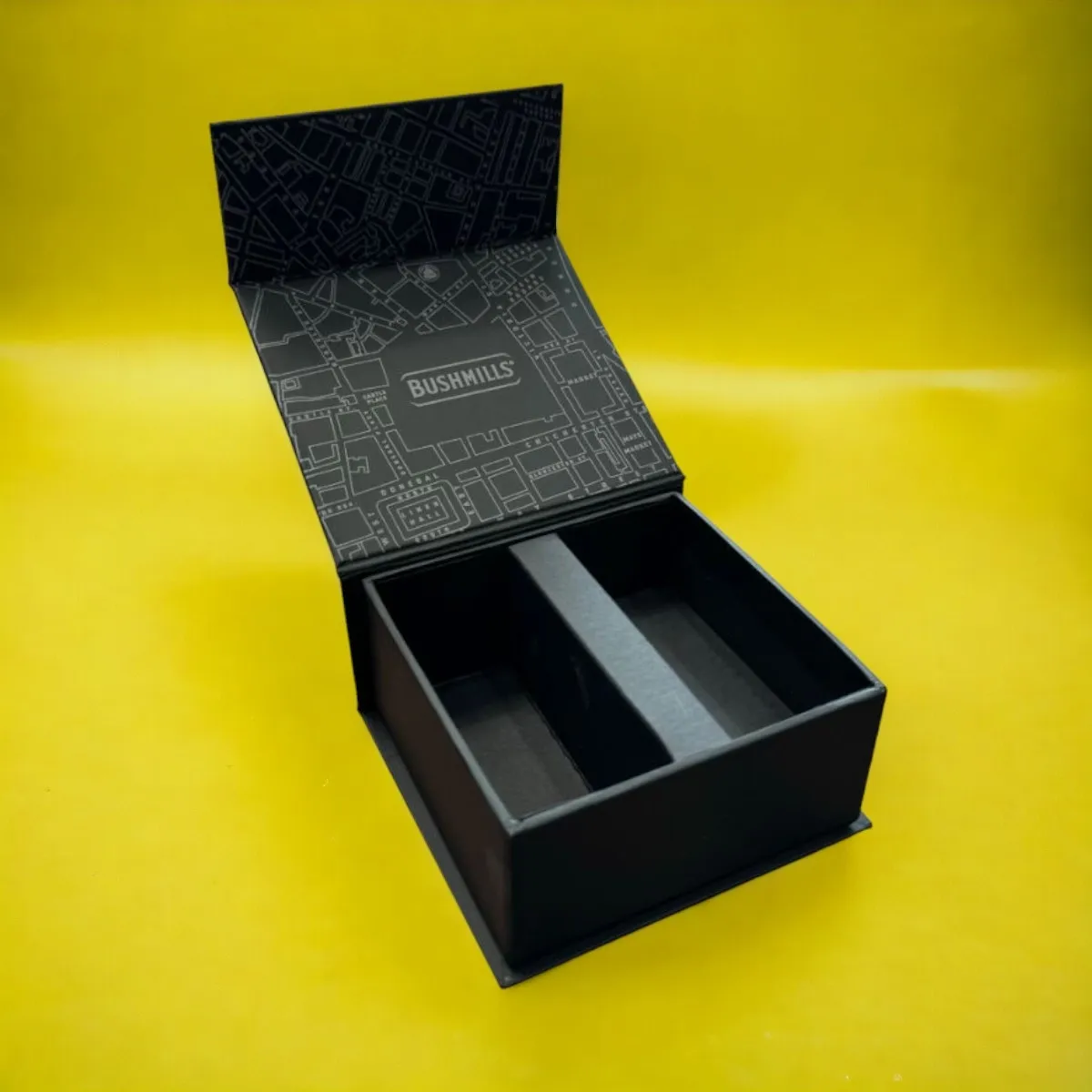 bookend-style-boxes-with-printed-logo-on-it